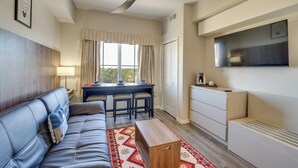 Unclassified image, 3 of 24, button - 2 Mi to Universal Studios: Cozy Orlando Studio (Orlando)