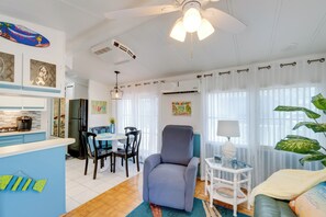 House (2 Bedrooms) | Interior