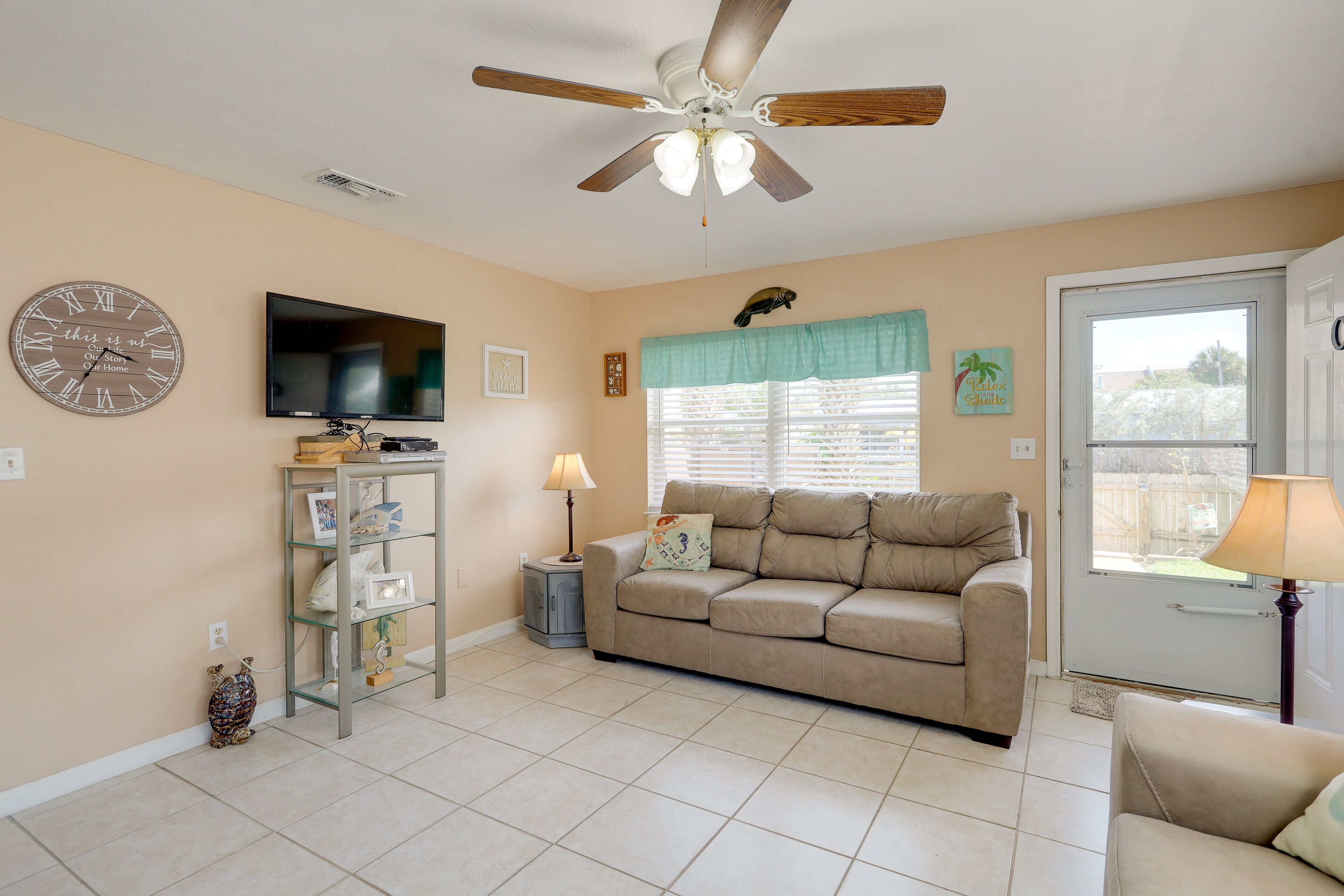 Cute Apt W/backyard & Grill - Steps to Cocoa Beach