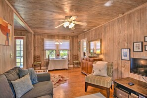 Cottage (2 Bedrooms) | Interior