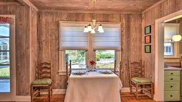 Cottage (2 Bedrooms) | Interior