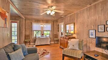 Cottage (2 Bedrooms) | Interior