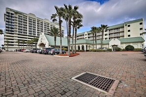 Apartment (1 Bedroom) | Interior - Sunny Daytona Beach Gem w/ Ocean Views! (Daytona Beach)