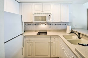 Apartment (1 Bedroom) | Interior - Sunny Daytona Beach Gem w/ Ocean Views! (Daytona Beach)