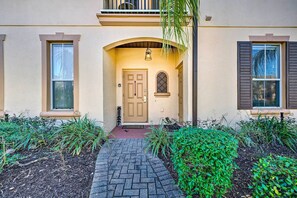 Apartment (3 Bedrooms) | Interior - 9 Mi to Disney: Davenport Townhome w/ Resort Pool! (Davenport)