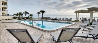 Stunning Ocean Views: Daytona Beach Shores Condo