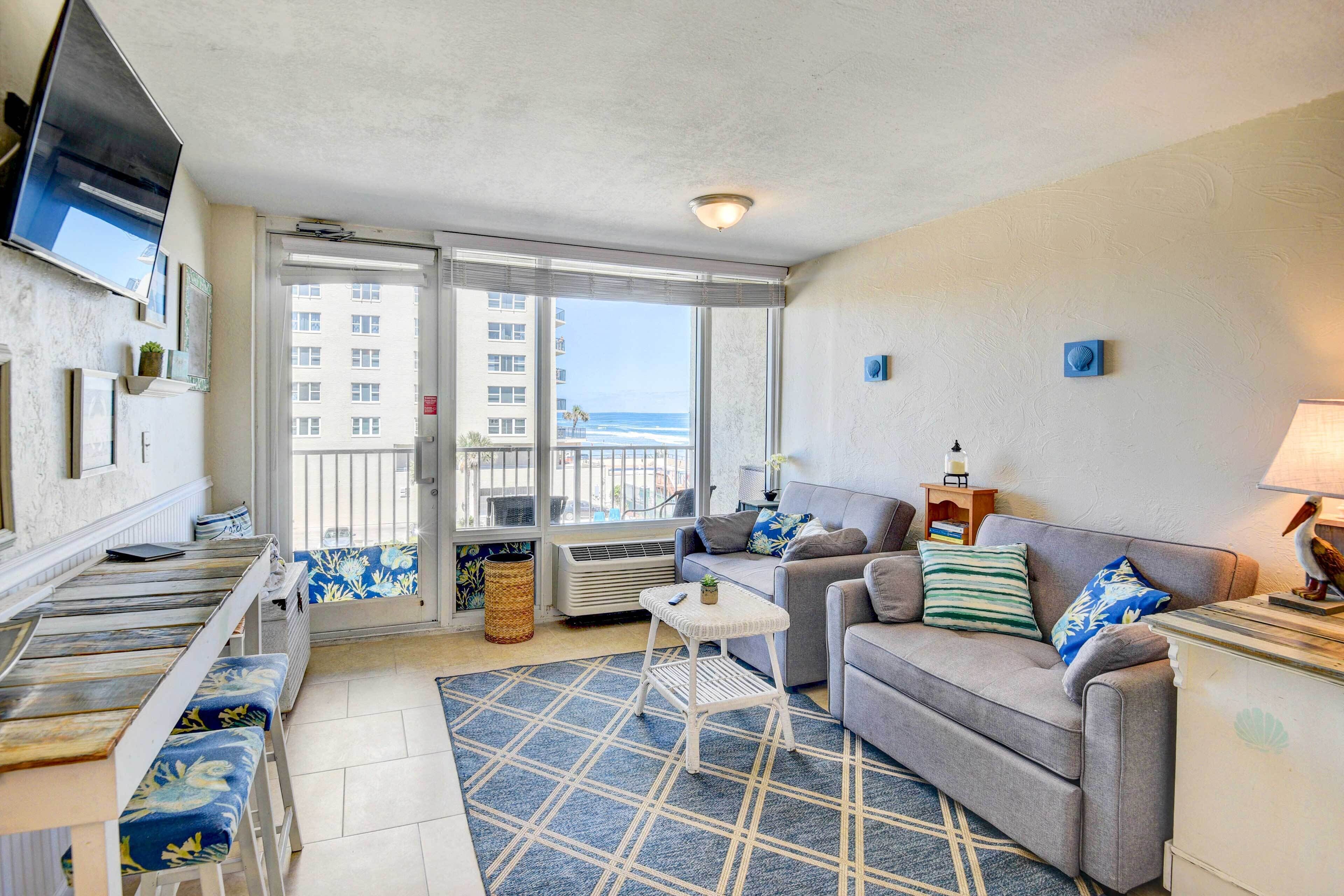 Daytona Beach Studio With Balcony + Ocean View