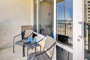 Interior - Daytona Beach Studio With Balcony + Ocean View (Daytona Beach Shores)