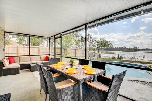 Screened Porch: Waterfront Home in Deltona!