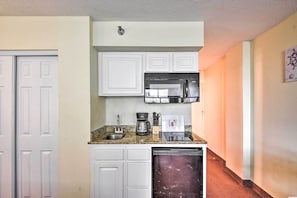 Apartment (0 Bedroom) | Interior