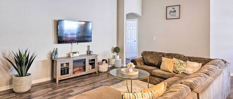 House (3 Bedrooms) | Interior