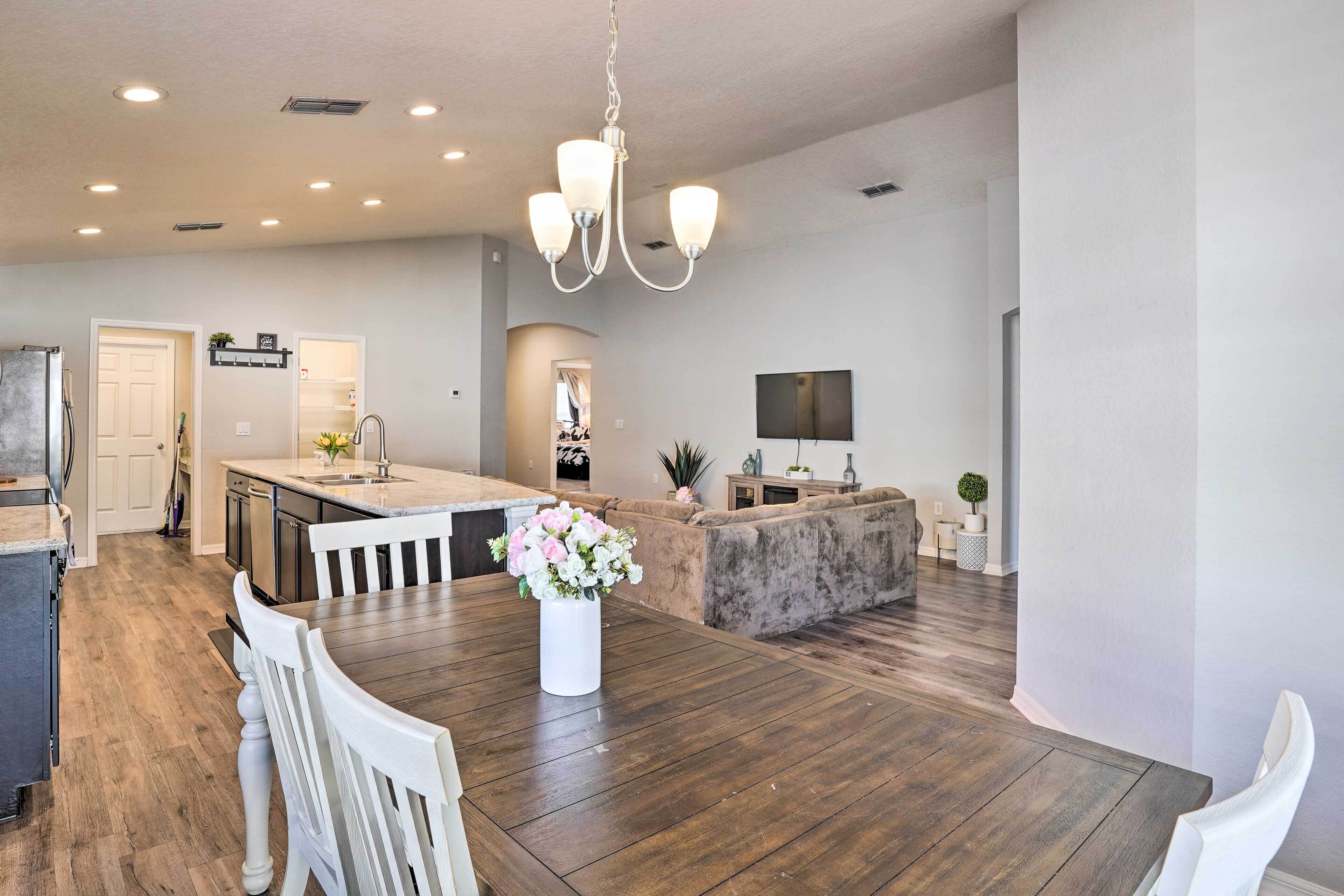 House (3 Bedrooms) | Interior