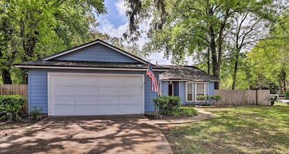 Pet-friendly Amelia Island Home ~ 1 Mi to Beach!
