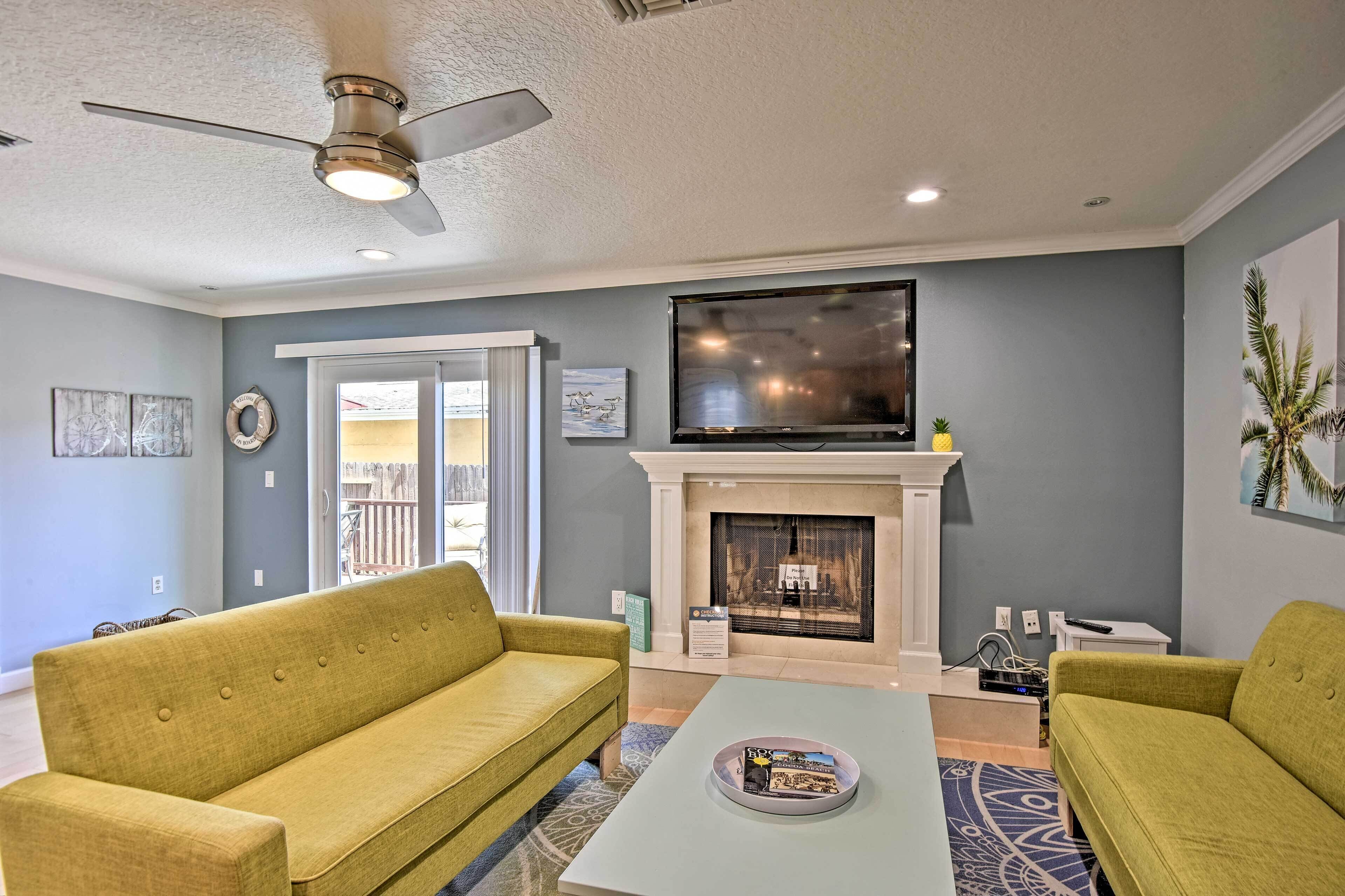 Downtown Cocoa Beach Townhome - Steps to Shore!