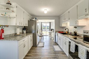 House (2 Bedrooms) | Interior - Family-friendly Englewood Rental w/ Canal Views! (Englewood)