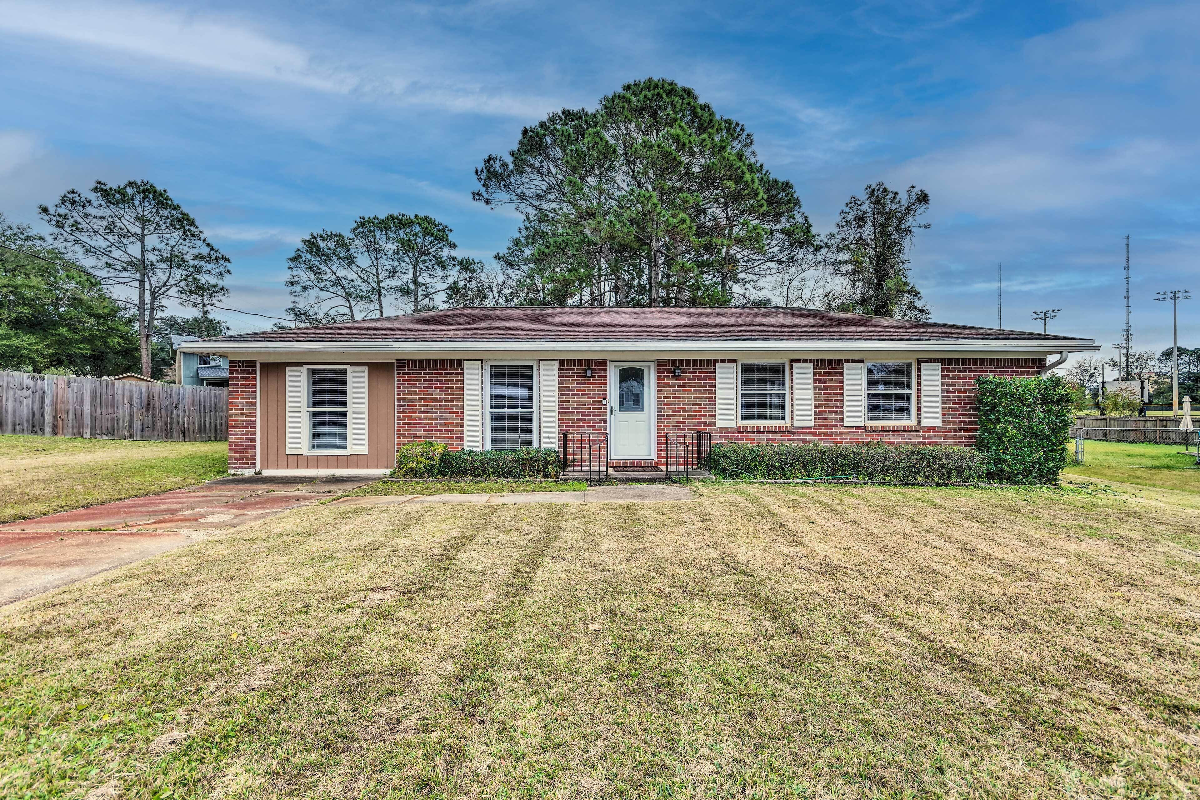 Rumah (4 Bedrooms) | Eksterior