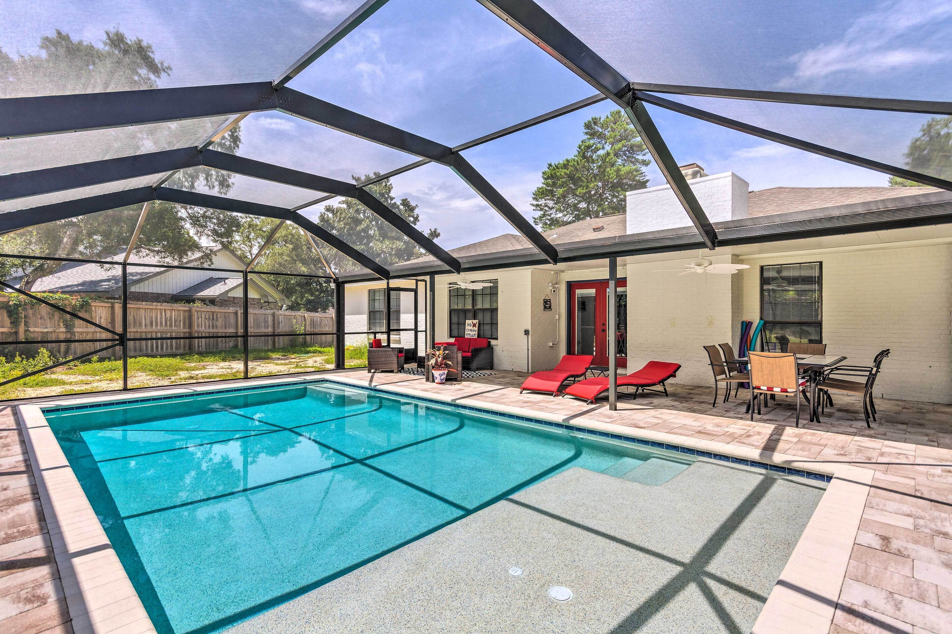 Family-friendly Home w/ Pool: 11 Mi to Destin