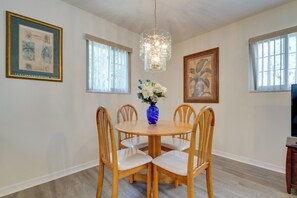 House (1 Bedroom) | Interior - Pool Access: Homosassa Home Near Boat Launch! (Homosassa)