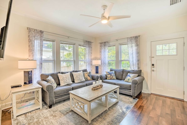 Cottage (2 Bedrooms) | Interior - Historic Tarpon Springs Abode ~ 3 Mi to Beach (Tarpon Springs)