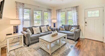 Historic Tarpon Springs Abode ~ 3 Mi to Beach