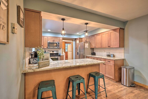 House (5 Bedrooms) | Interior