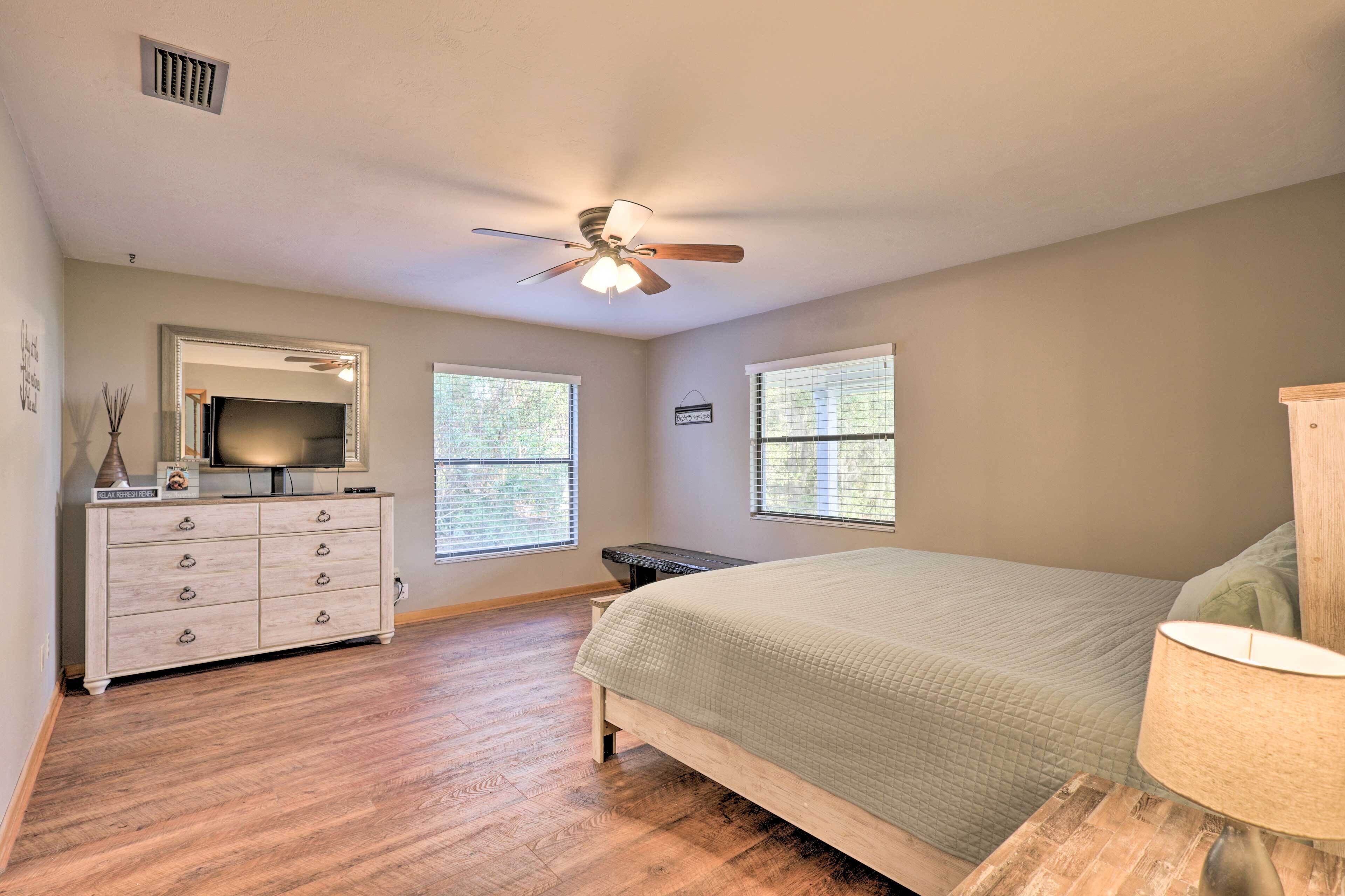 House (5 Bedrooms) | Interior