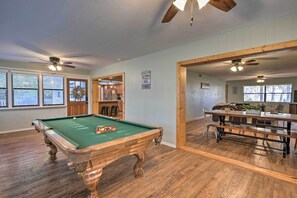 House (5 Bedrooms) | Interior