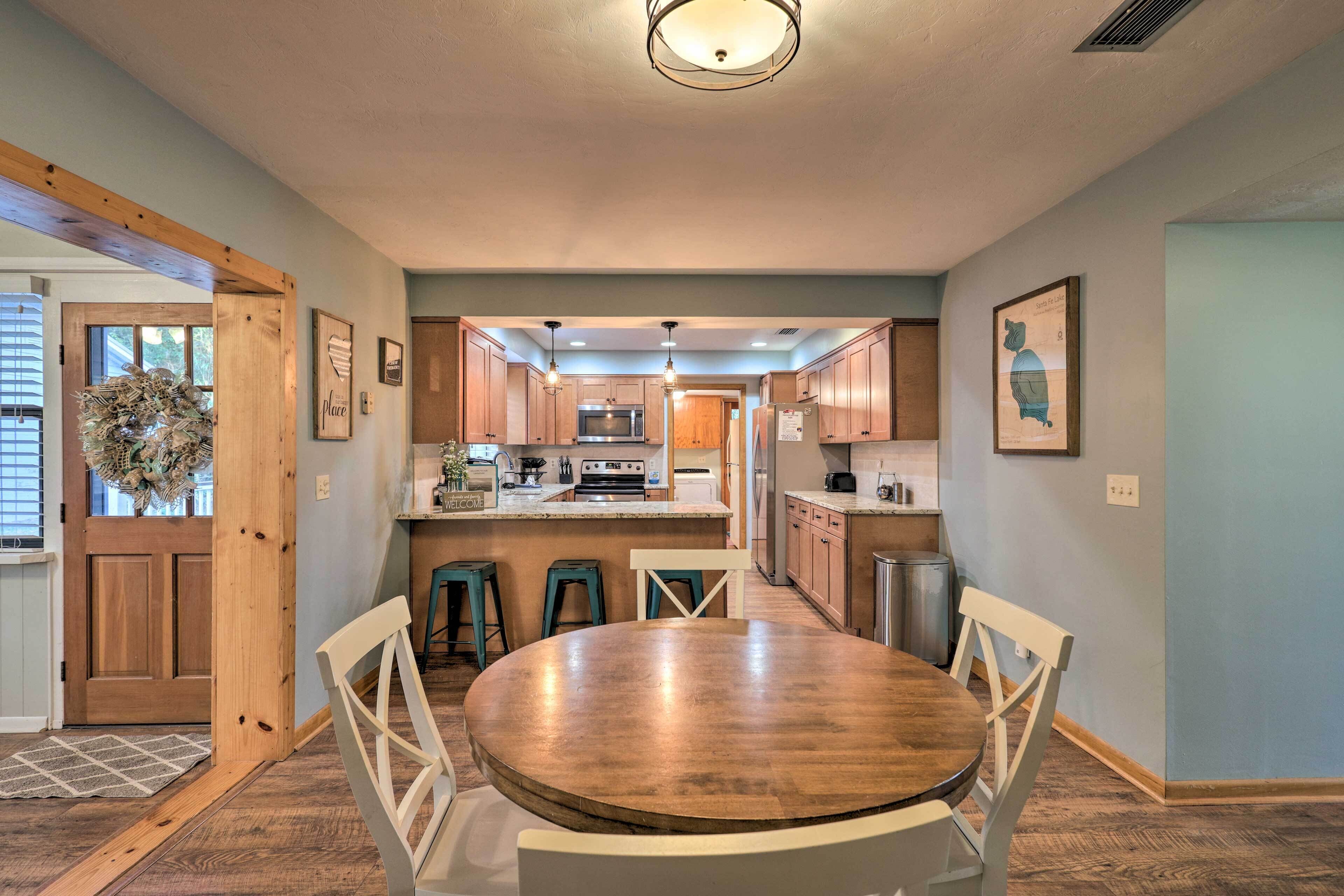 Gorgeous Waldo Home w/ Dock on Santa Fe Lake!