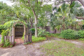 Apartment (2 Bedrooms) | Interior - 5 Mi to Pensacola Beach: Townhome w/ Yard! (Gulf Breeze)