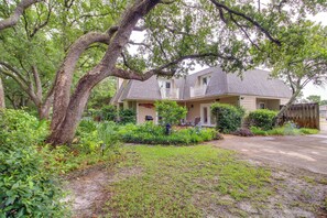 Interior - 5 Mi to Pensacola Beach: Townhome w/ Yard! (Gulf Breeze)