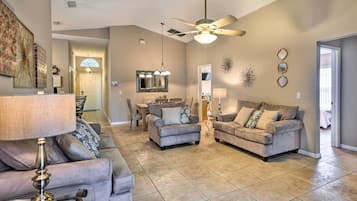 House (5 Bedrooms) | Interior