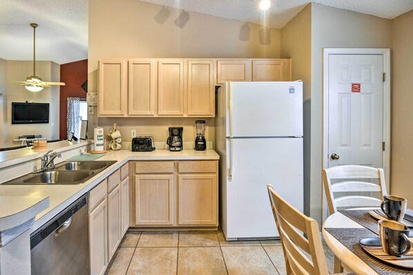 House (5 Bedrooms) | Interior