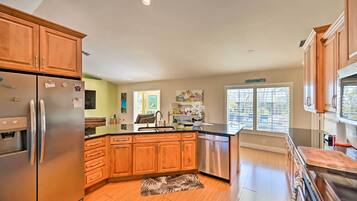 House (3 Bedrooms) | Interior