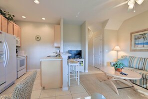 Interior - 6 Mi to Wdw: Family-friendly Townhome w/ Foosball! (Kissimmee)