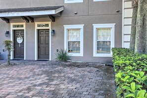 Interior - 6 Mi to Wdw: Family-friendly Townhome w/ Foosball! (Kissimmee)