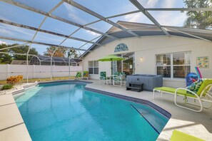 Interior - Pool & Hot Tub: Home 17 Mi to Epic Universe! (Kissimmee)