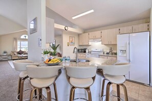 Interior - Pool & Hot Tub: Home 17 Mi to Epic Universe! (Kissimmee)