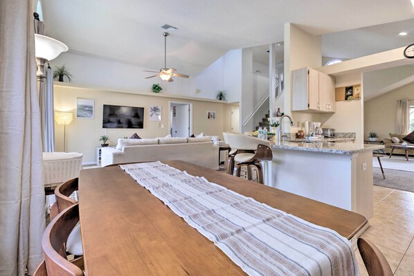 House (4 Bedrooms) | Interior