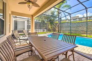 Outdoor dining - Kissimmee Group Getaway ~ 3 Mi to Disney! (Kissimmee)