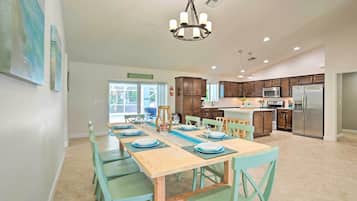 House (4 Bedrooms) | Interior