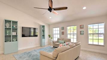 House (4 Bedrooms) | Interior