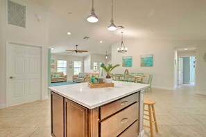 Talo (4 Bedrooms) | Sisätilat