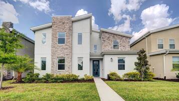 Casa (Multiple Bedrooms) | Parte interna