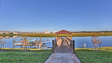 Casa (Multiple Bedrooms) | Parte interna