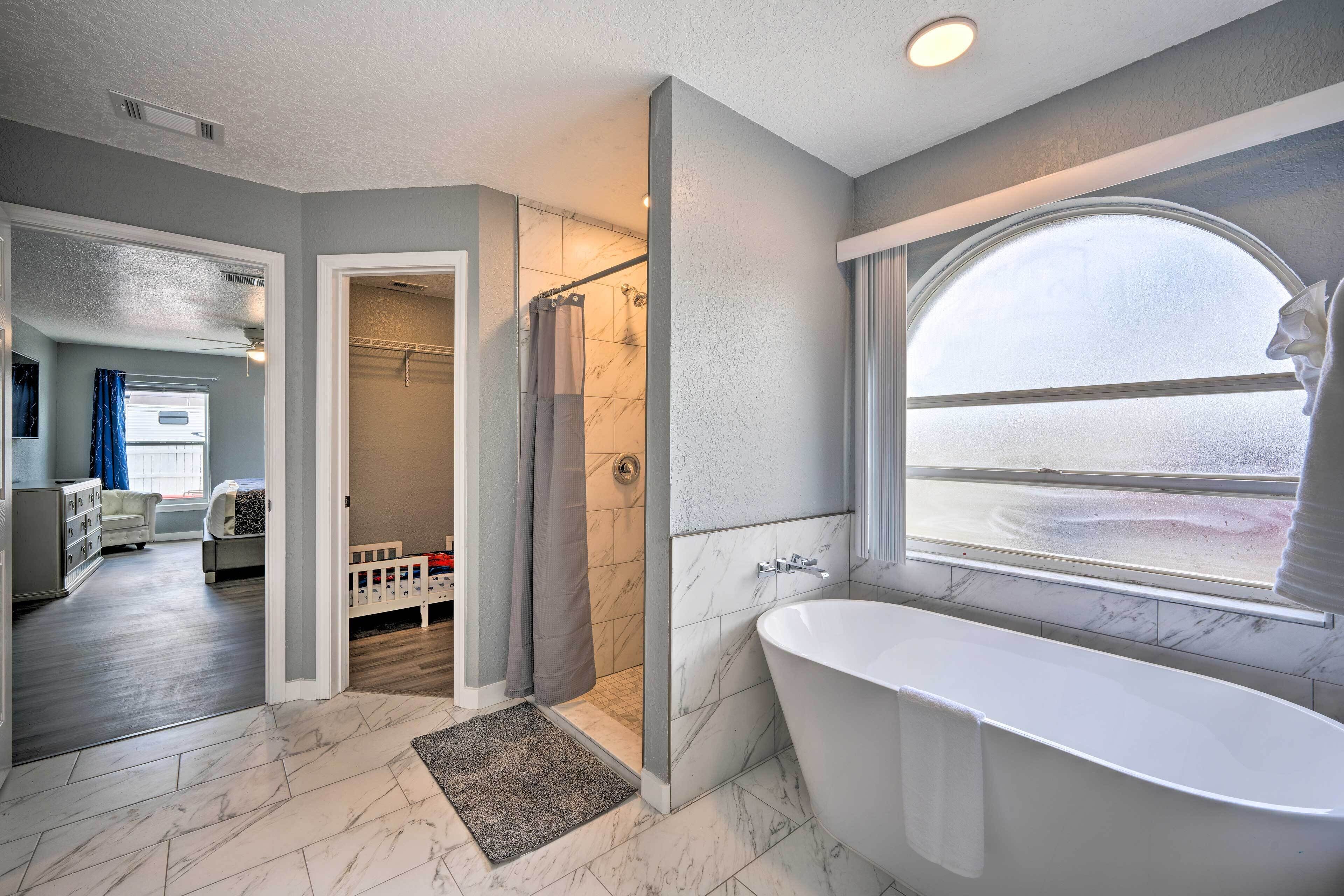 Kissimmee Retreat w/ Pool - 8 Mi to Old Town!