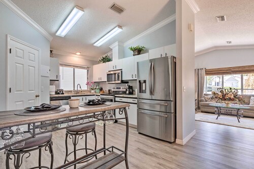 Inviting Lady Lake House: In the Village!