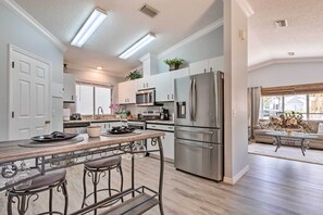 House (2 Bedrooms) | Interior