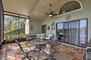 House (4 Bedrooms) | Interior - Lakefront Brandon Home w/ Patio & Screened Lanai! (Brandon)