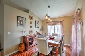 House (4 Bedrooms) | Interior - Lakefront Brandon Home w/ Patio & Screened Lanai! (Brandon)