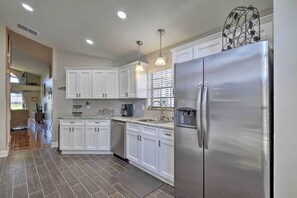 House (4 Bedrooms) | Interior - Lakefront Brandon Home w/ Patio & Screened Lanai! (Brandon)